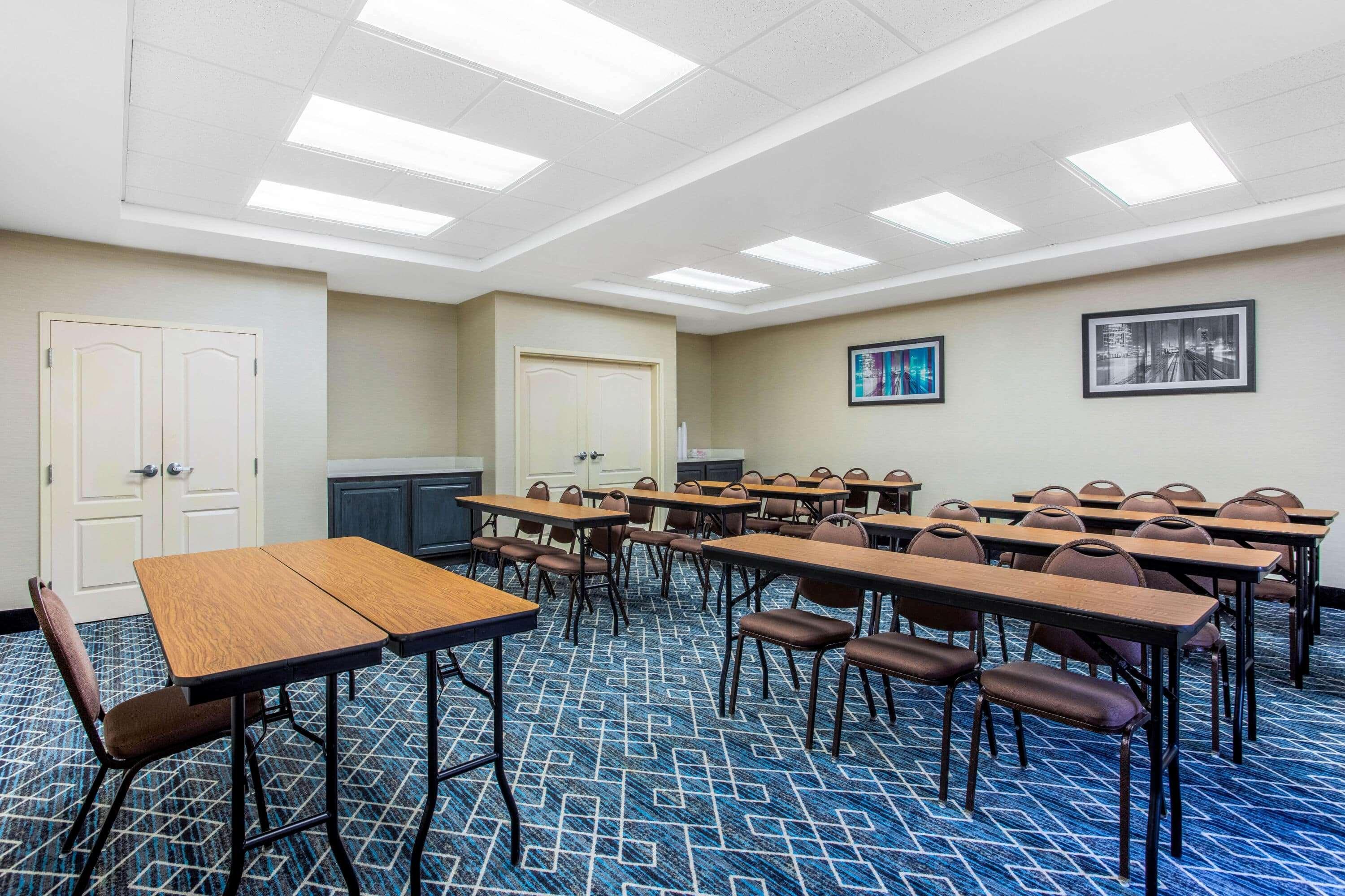 La Quinta Inn & Suites Fultondale Eksteriør bilde