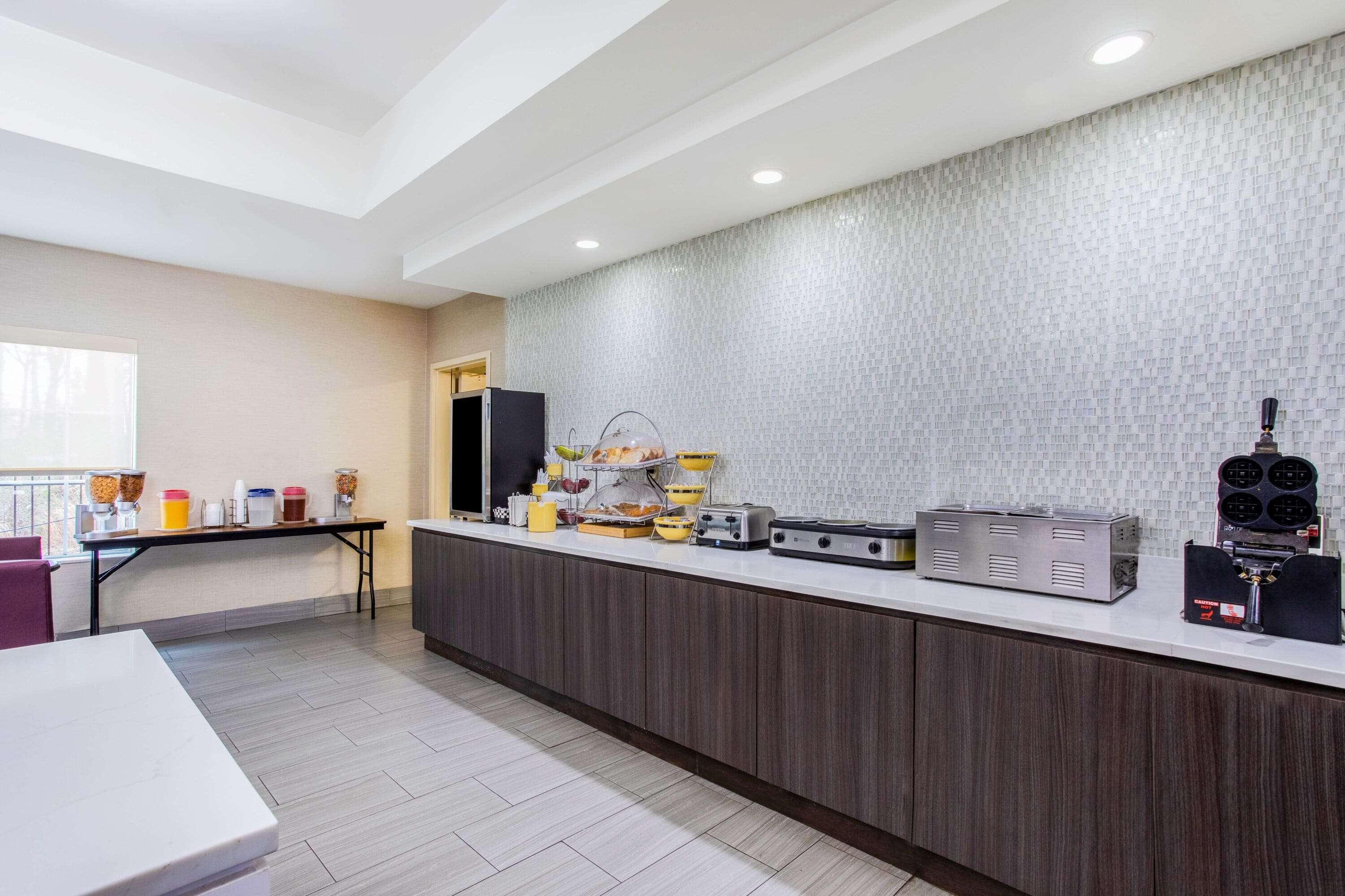 La Quinta Inn & Suites Fultondale Eksteriør bilde